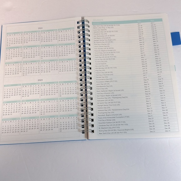 Planner (no date) - Picture 3 of 6